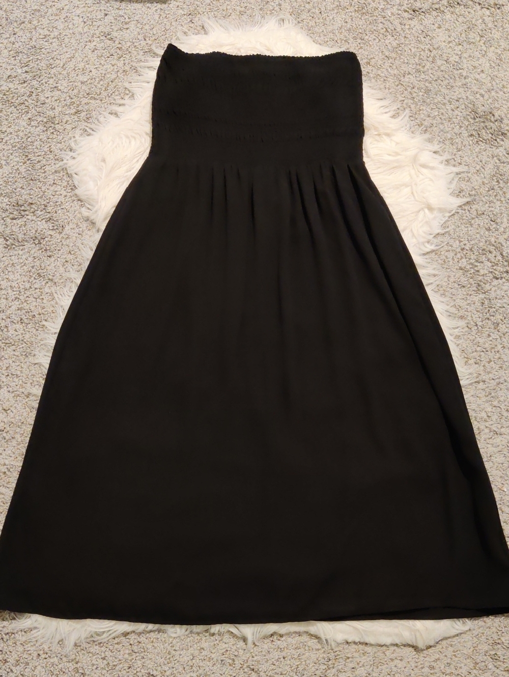 Aritzia Babaton Strapless Smocked Midi Dress